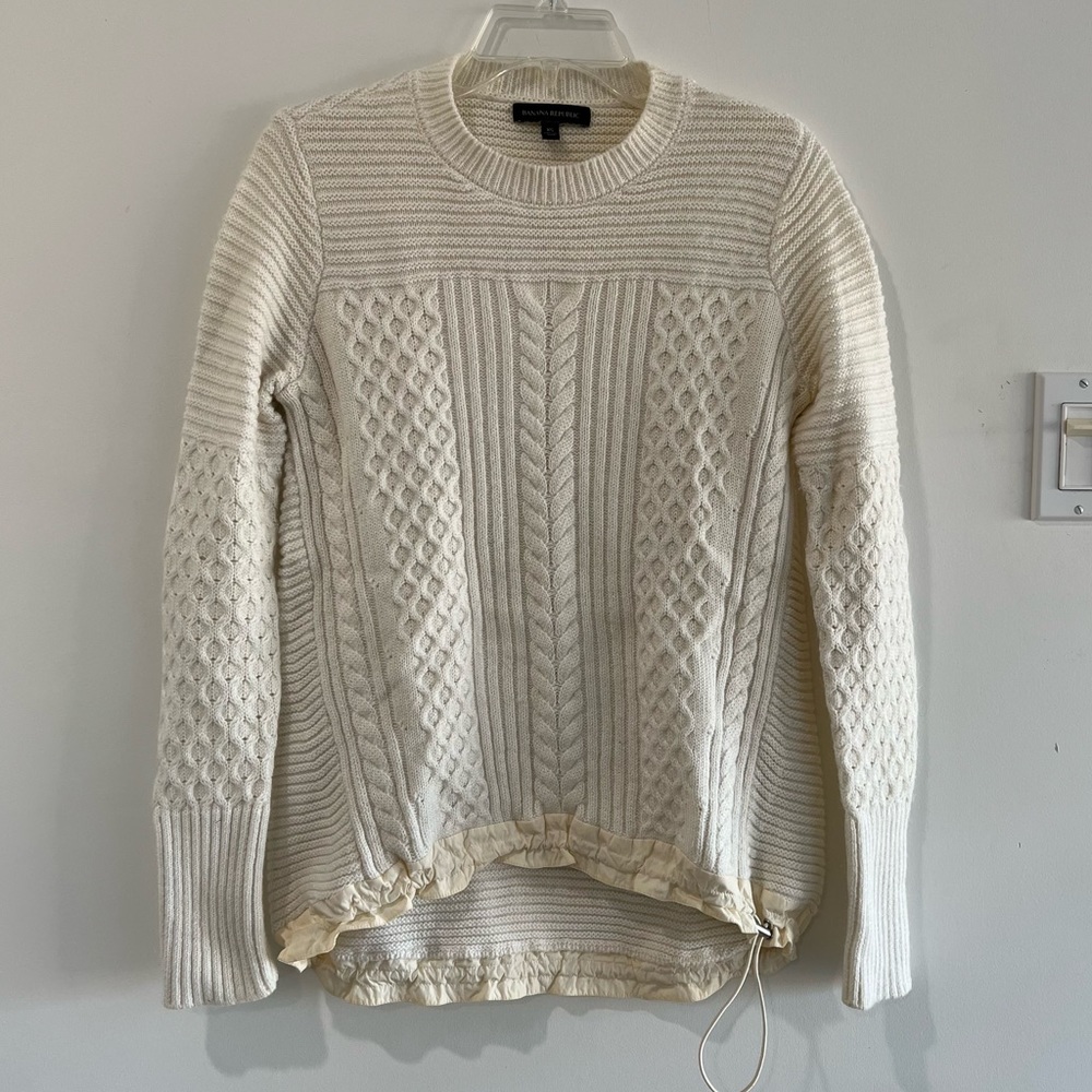 White Banana Republic cableknit Sweater